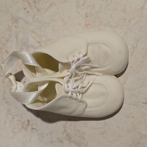 Ceramic Cream Baby Shoes with Ribbon Ornanent/Keepsake